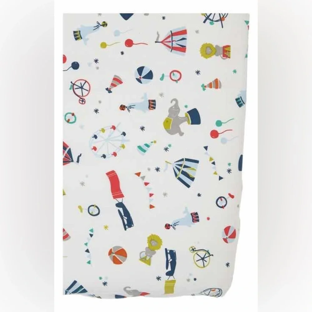 Petit Pehr Big Top Sweet Dreams Crib Sheet Circus Elephant Seals Balls